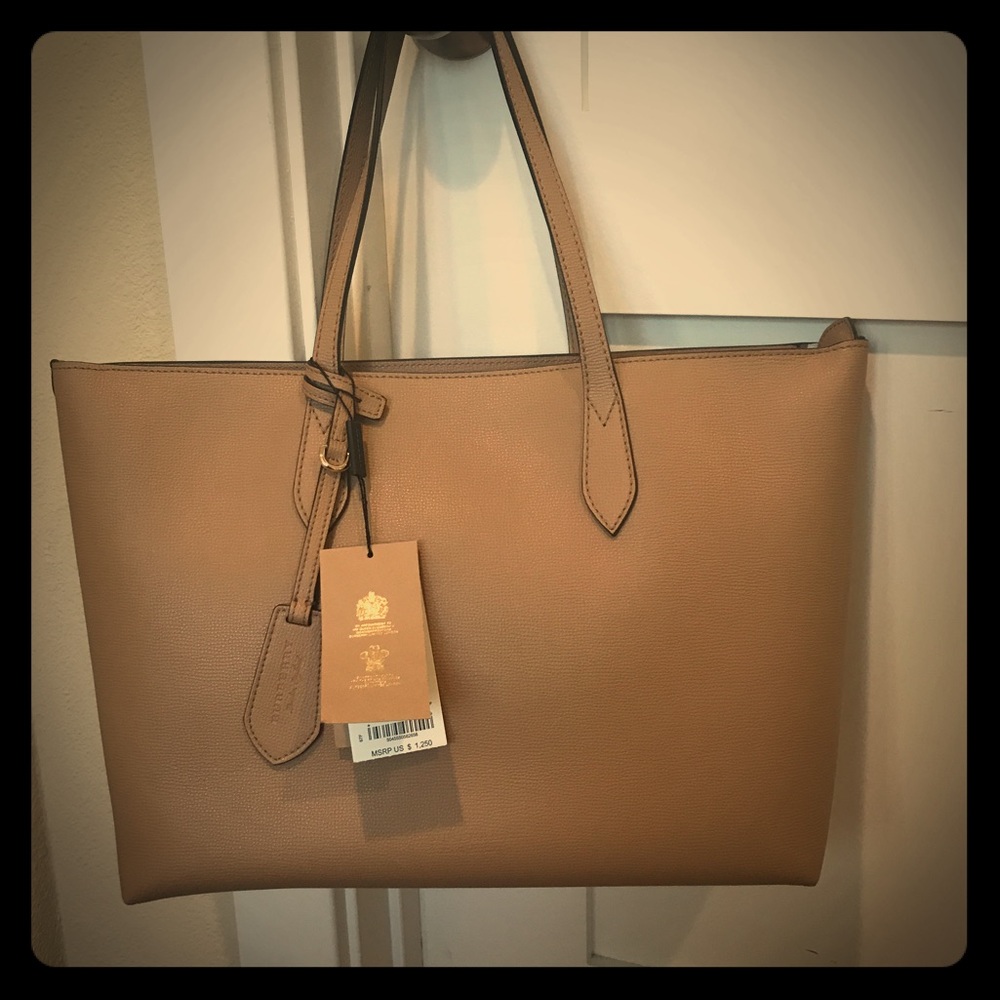 Burberry - Medium Coated Leather Tote with Zip